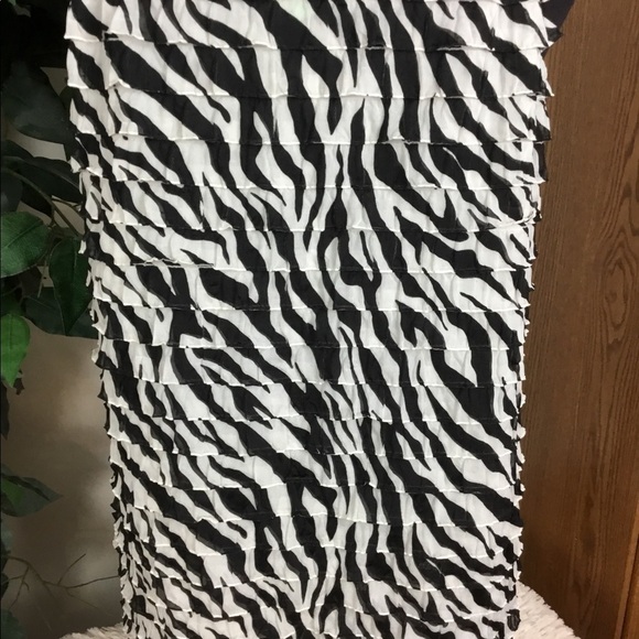 Notations XL black and white layered animal print tank top - Picture 3 of 12